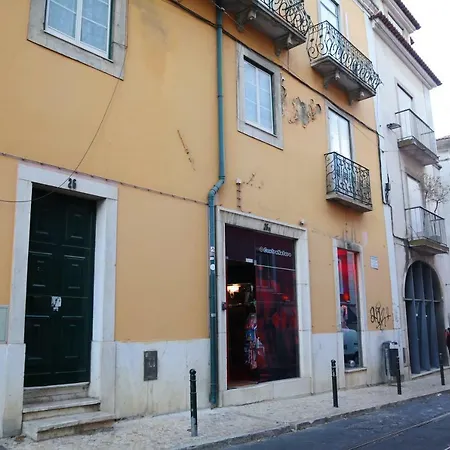 Joivy Bold And Colourful 1-bed Flat At The Heart Of Chiado, Nearby Carmo Convent