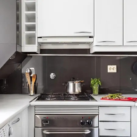 Joivy Bold And Colourful 1-bed Flat At The Heart Of Chiado, Nearby Carmo Convent * Lisbon