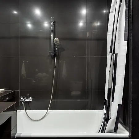 Joivy Bold And Colourful 1-bed Flat At The Heart Of Chiado, Nearby Carmo Convent