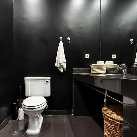 Joivy Bold And Colourful 1-bed Flat At The Heart Of Chiado, Nearby Carmo Convent Apartment Lisbon